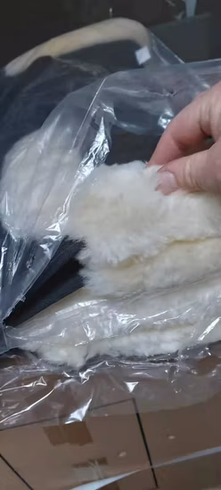 완전히 늘어선 도매 양가죽 안장 담요